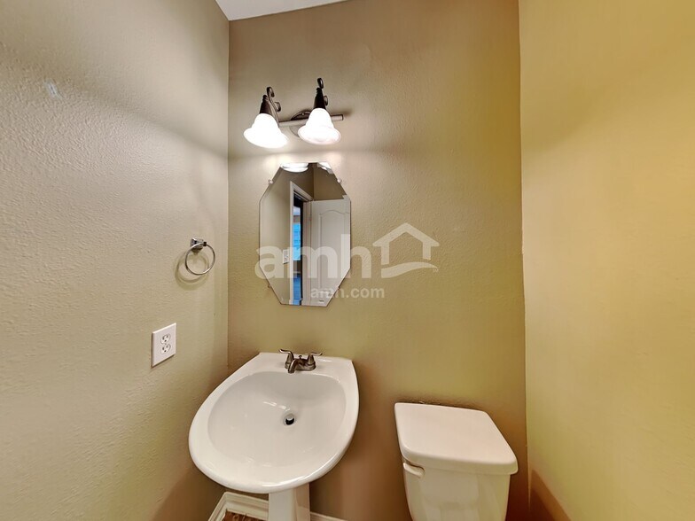 Building Photo - 5718 Emerald Brook Ln