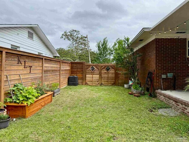 Building Photo - 3791 Maule Rd