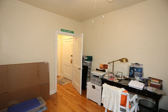 Building Photo - 732 W Roscoe St