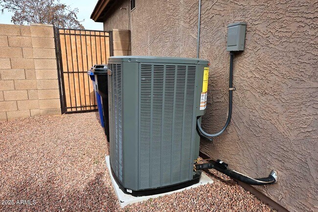 Building Photo - 16945 W Manchester Dr