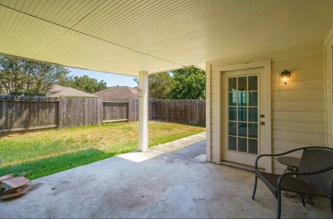 Building Photo - 21338 Hadrian Dr