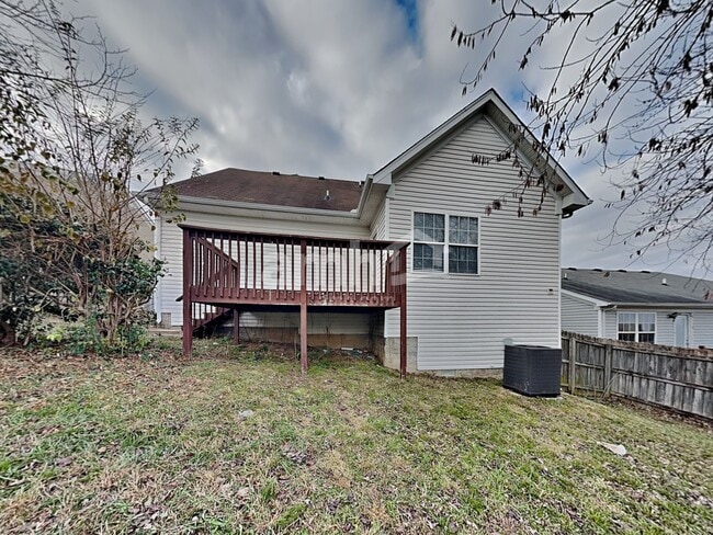 Building Photo - 913 Tom Hailey Blvd