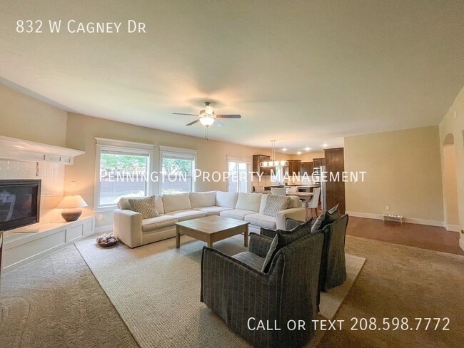 Building Photo - 832 W Cagney Dr
