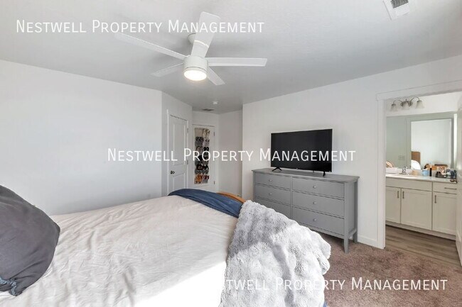 Building Photo - 1123 E Hatch Row