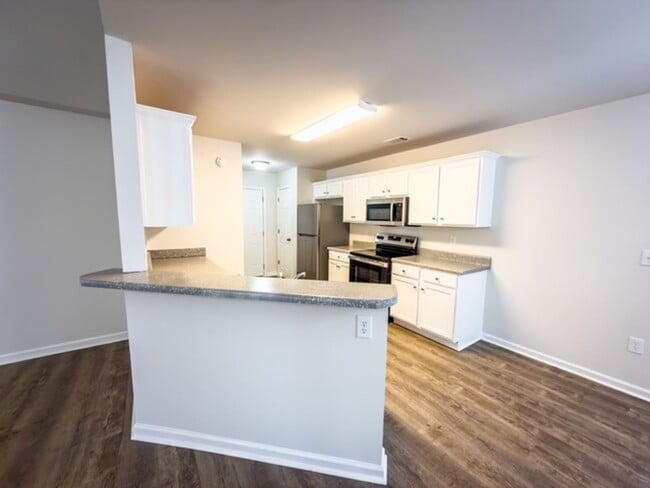 Building Photo - Beautiful Home with Fenced Backyard Near UGA Vet School