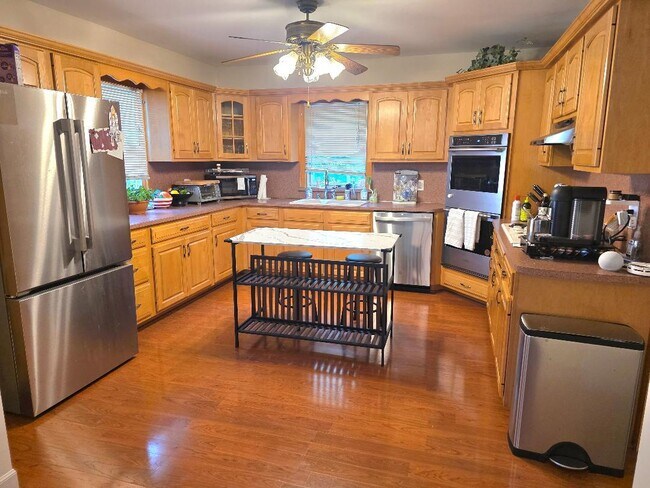 Building Photo - 455 Ridge Rd