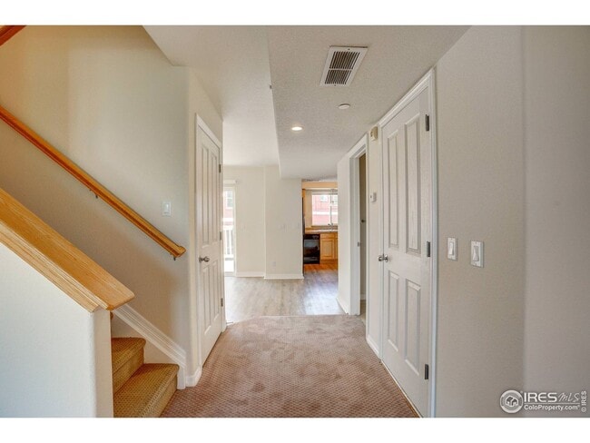 Building Photo - Bright & Beautiful 2-Level Condo in NoBo, available June 5th