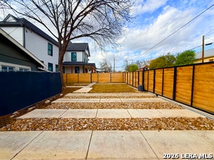 Building Photo - 630 E Carson St