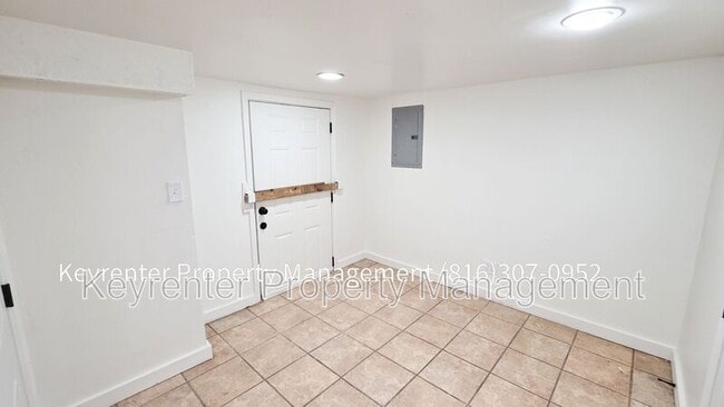 Building Photo - 7013 Bellefontaine Ave