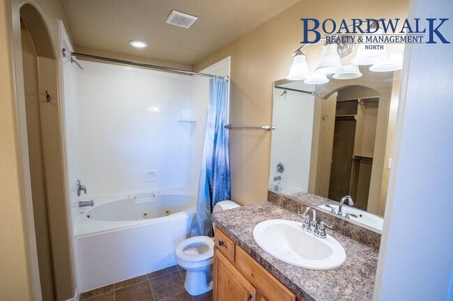 Building Photo - 3 Bed 3 Bath in Layton