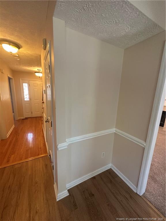 Building Photo - 2401 Larwood Dr