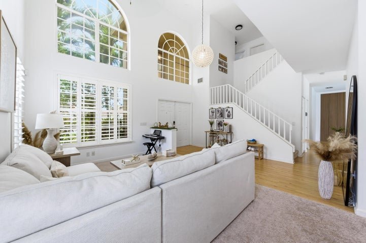 Building Photo - 7657 Thornlee Dr