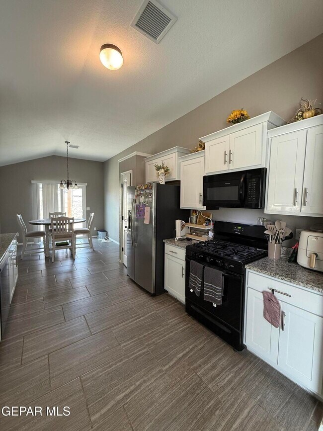 Building Photo - 14609 Carlo Alvarado Dr