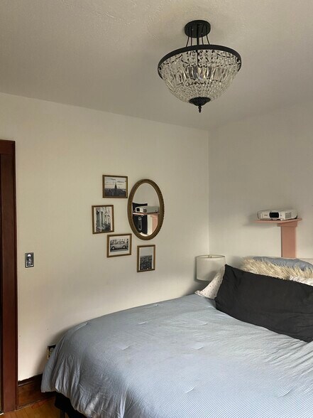 1st Bedroom - 2544 Aldrich Ave S