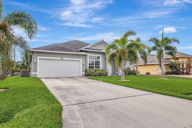 Building Photo - 348 SW Millard Dr