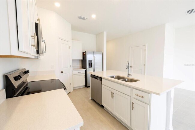 Building Photo - 7649 WATERSCAPE Dr