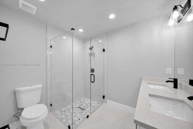 Building Photo - 3210 10th St SW