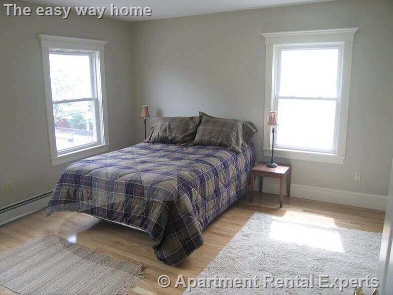 Building Photo - 117 Columbia St