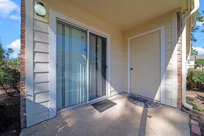 Building Photo - 14555 Wunderlich Dr