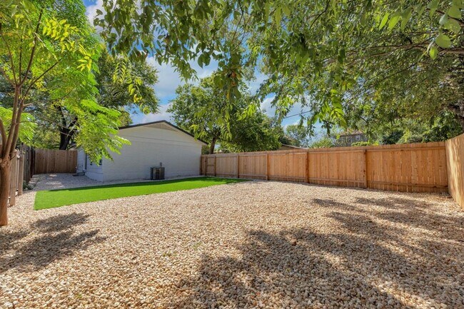 Building Photo - 1008 Wilks Ave
