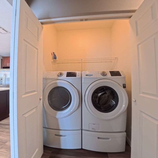 Building Photo - Stylish 2 bedroom 2 bathroom 1 Attached Car Garage at Tripoly South