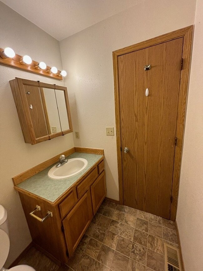 Building Photo - 2307 E O Ct