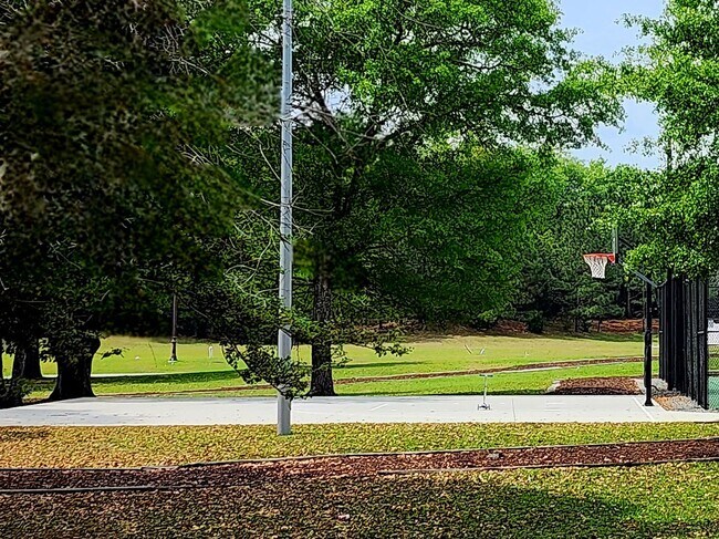 Building Photo - Home Available in Summerhouse on Everett Bay! Showings Coming Soon.