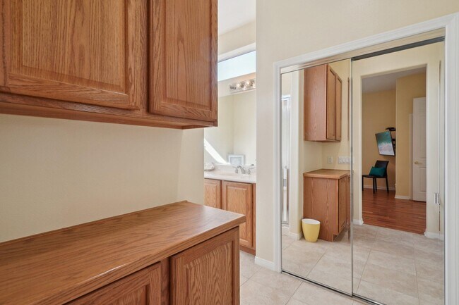 Building Photo - 80570 Hoylake Dr