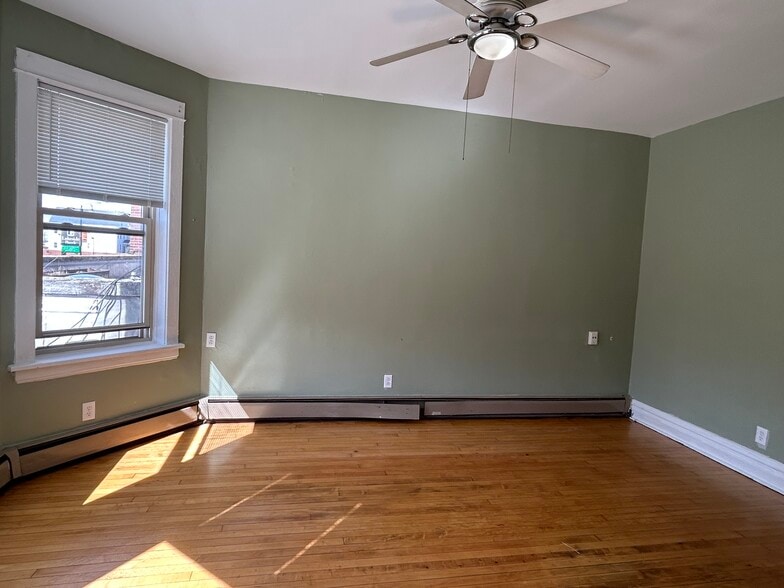 Building Photo - 2749 N Ashland Ave