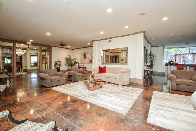 Building Photo - 2400 McCue Rd