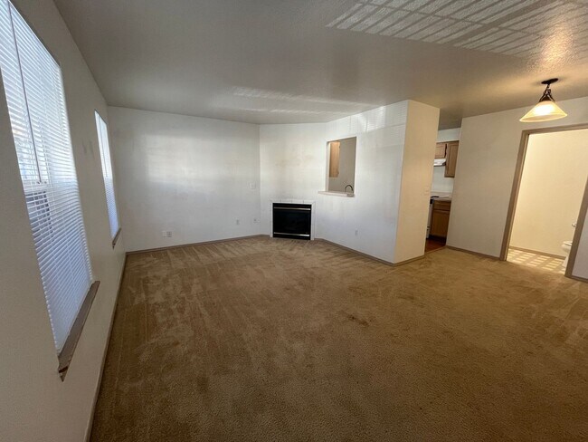 Building Photo - 8532 NE Knott St