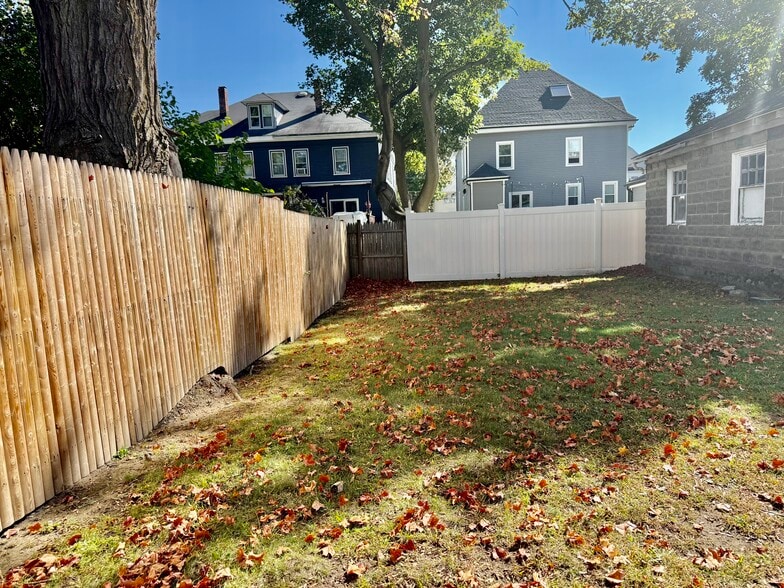 Building Photo - 31 Park St