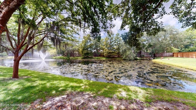 Building Photo - 9744 Summer Grove Way W