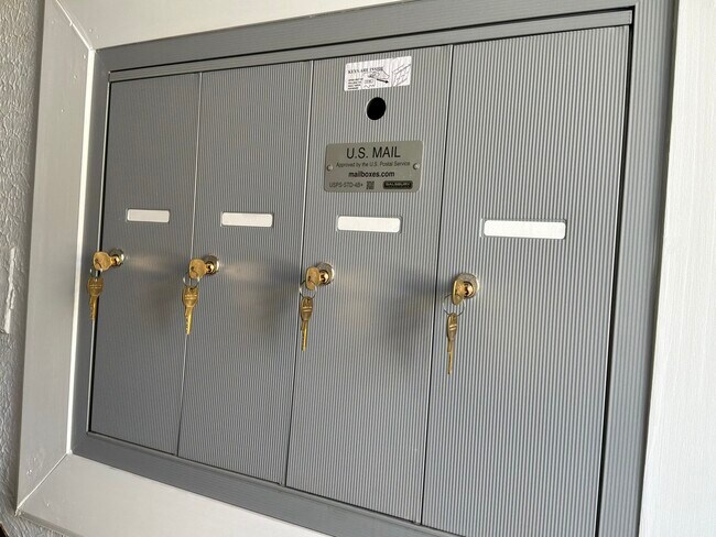 Building Photo - 224 E Cass St