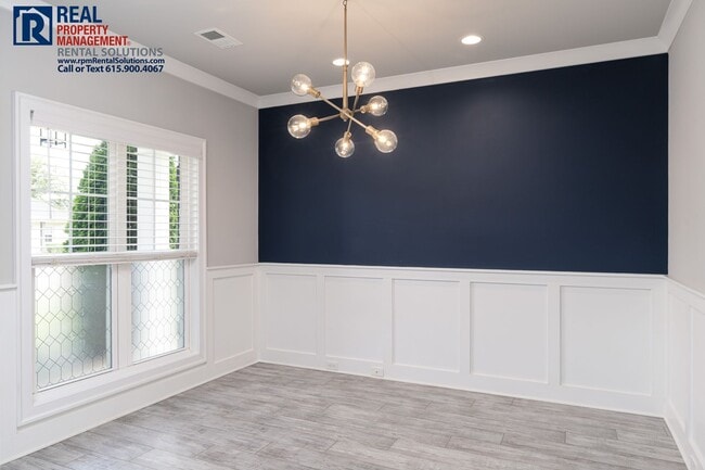 Building Photo - 3527 Pershing Dr
