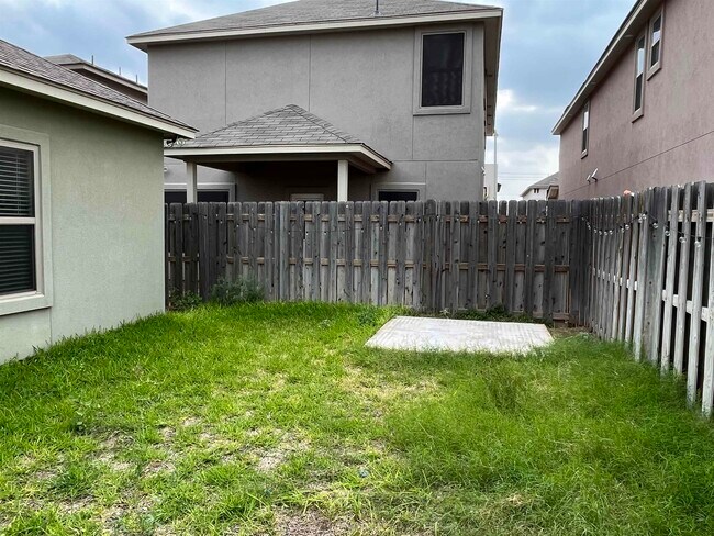 Building Photo - 205 Aquero Blvd