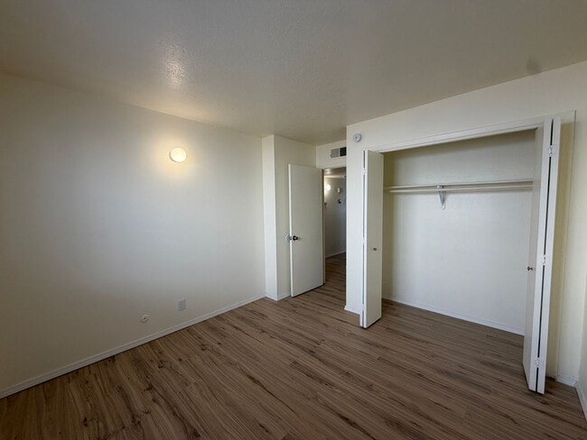 Building Photo - Louisiana Blvd SE-1125