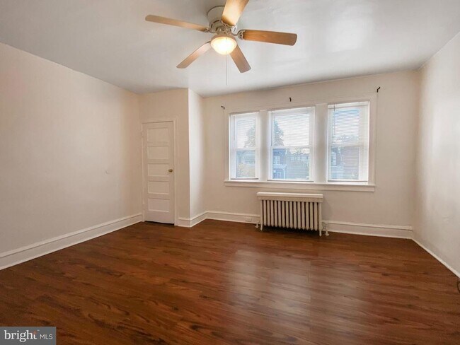 Building Photo - 5726 Florence Ave