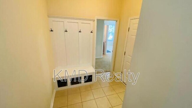 Building Photo - 850 Windy Falls Dr