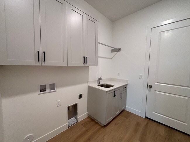 Building Photo - SPACIOUS PATIO HOME FOR RENT!
