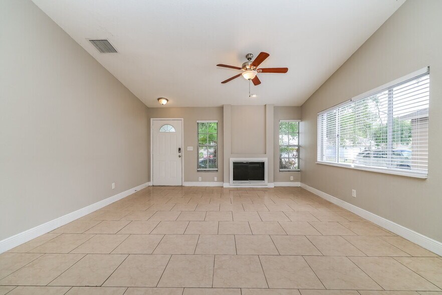 Building Photo - 11105 Cherrywood Ln