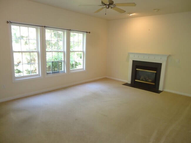 Building Photo - 417 Oakhall Dr