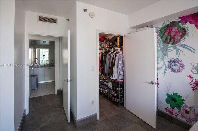 Building Photo - 500 Brickell Ave