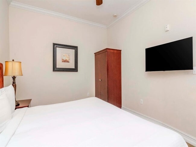 Building Photo - 13941 Clubhouse Dr