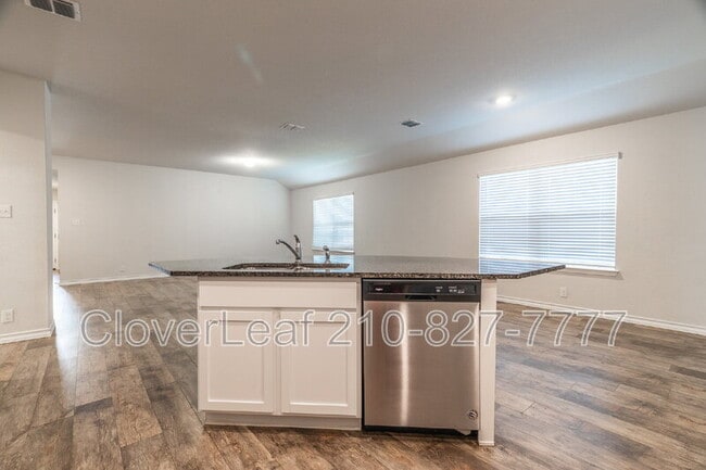 Building Photo - 22142 Pivot Point