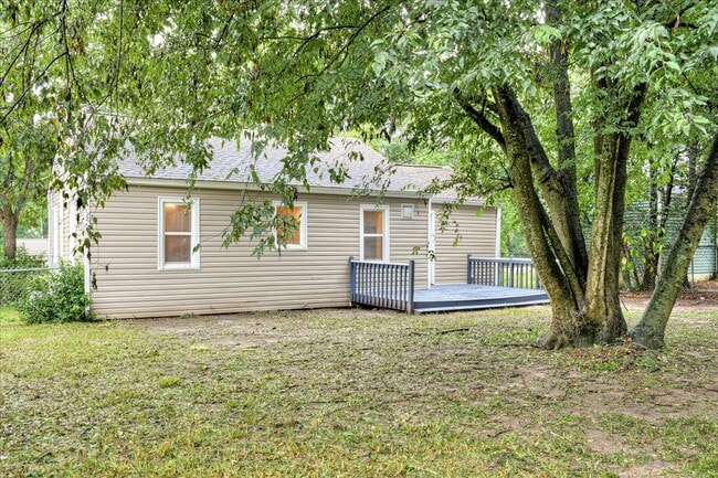 Building Photo - 531 Tubman St