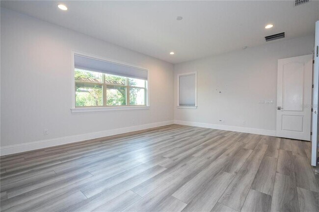 Building Photo - 13370 Alderley Dr