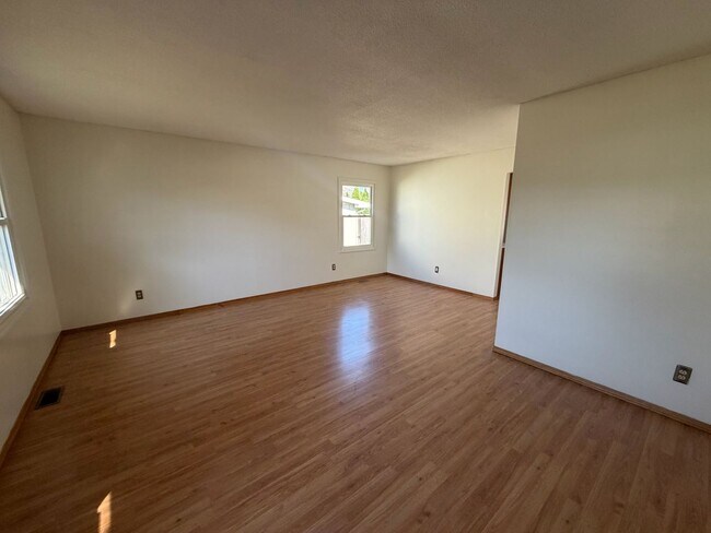 Building Photo - 2310 Blackthorn Dr