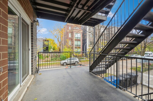 Building Photo - 2135 W Adams St