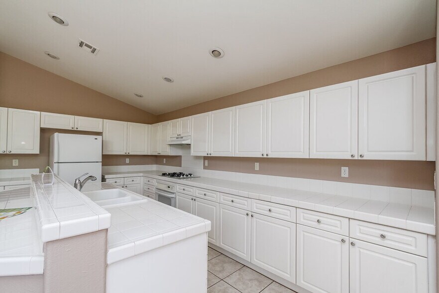 Building Photo - 1726 Sabatini Dr